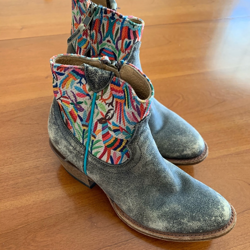 Excellent condition Macie Bean Boots size 7.5.